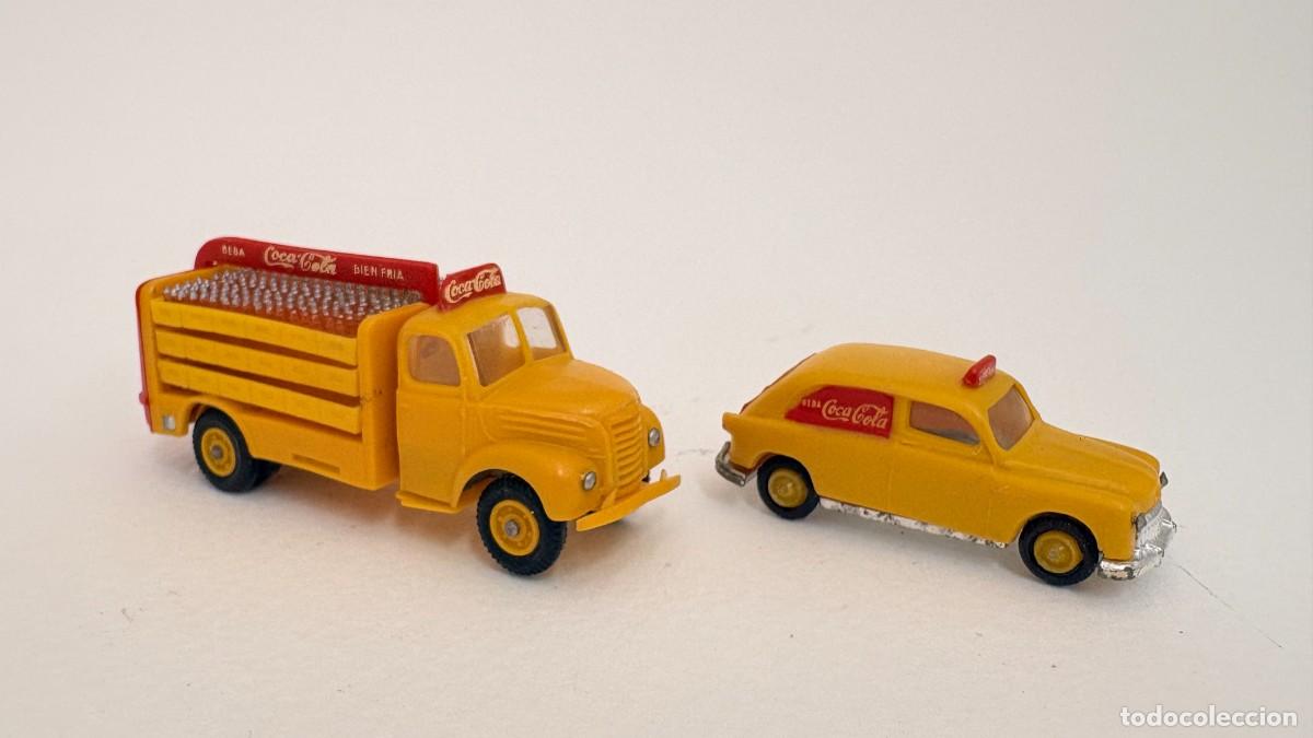 Coches a escala: LOTE DE CAMI&Oacute;N COCA-COLA EBRO B-45 Y FURGONETA SEAT 1400 COCA-COLA MINI CARS ANGUPLAS VINTAGE 1:86