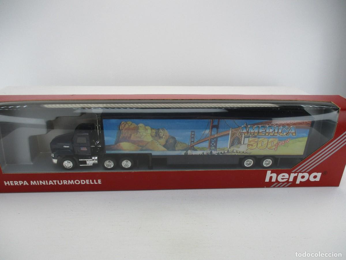 Coches a escala: CAMION HERPA 1:87 REF LIBR