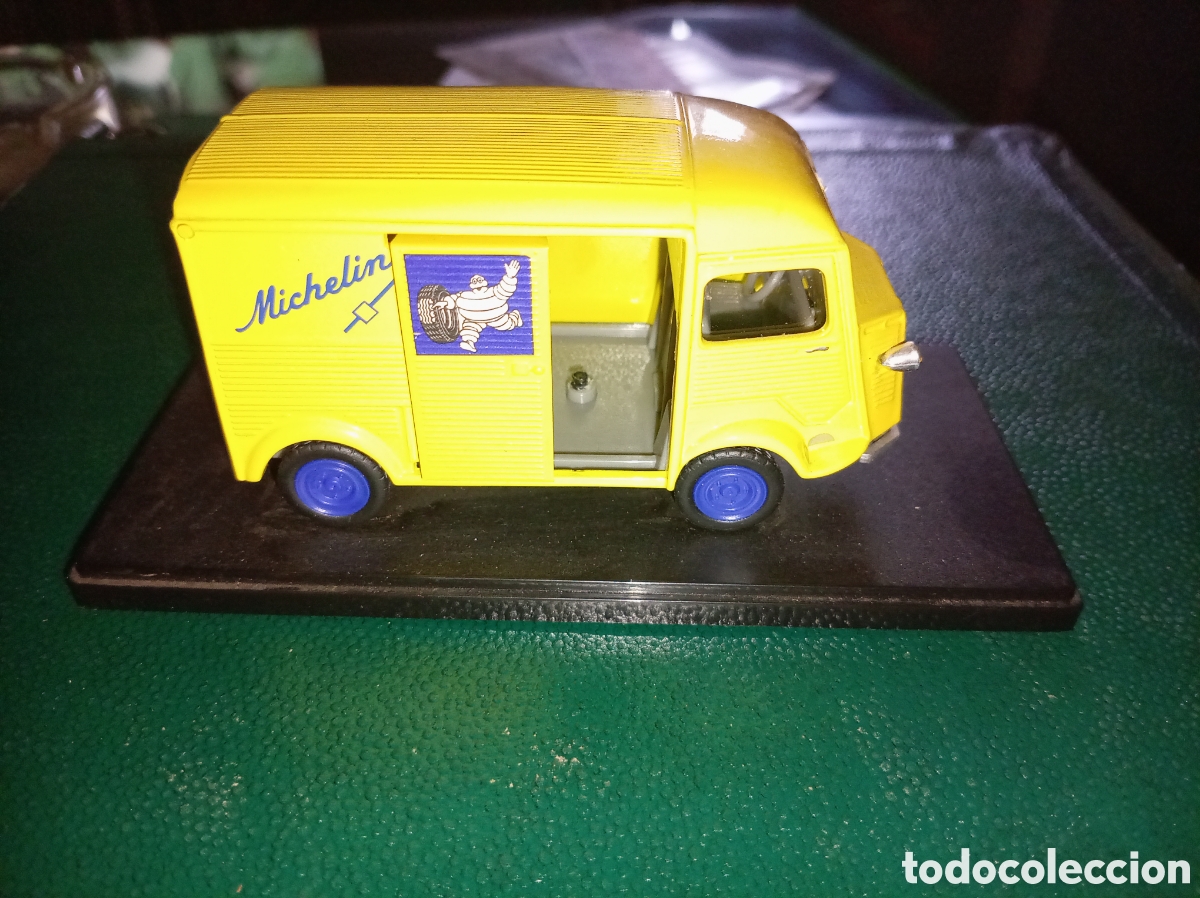 Coches a escala: Citro&euml;n Type H Michelin | Miniatura met&aacute;lica cl&aacute;sica | Con peana expositora