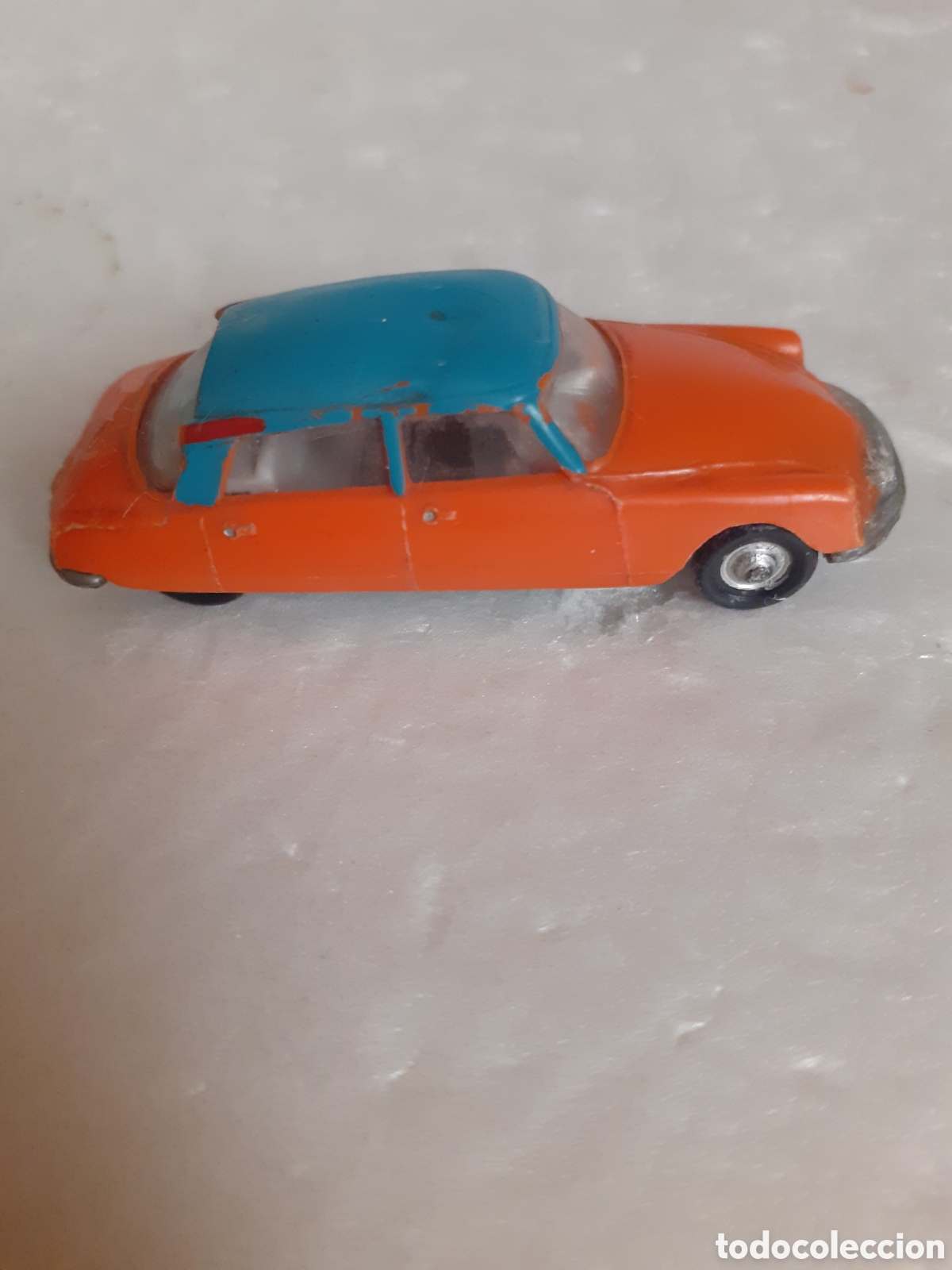 Coches a escala: EKO COCHE CITROEN DS CON PERSONAJES RARO PRIMERAS SERIES