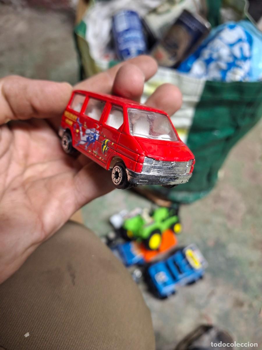 Coches a escala: Antiguo coche juguete furgoneta Volkswagen T4 VW Combi wELLY 9591 escala maqueta