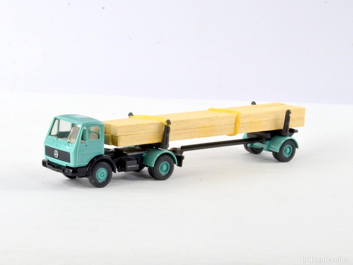 Coches a escala: Wiking Escala 1:87 H0 Cami&oacute;n Articulado Madera Larga Mercedes Benz NG Impecable con Caja