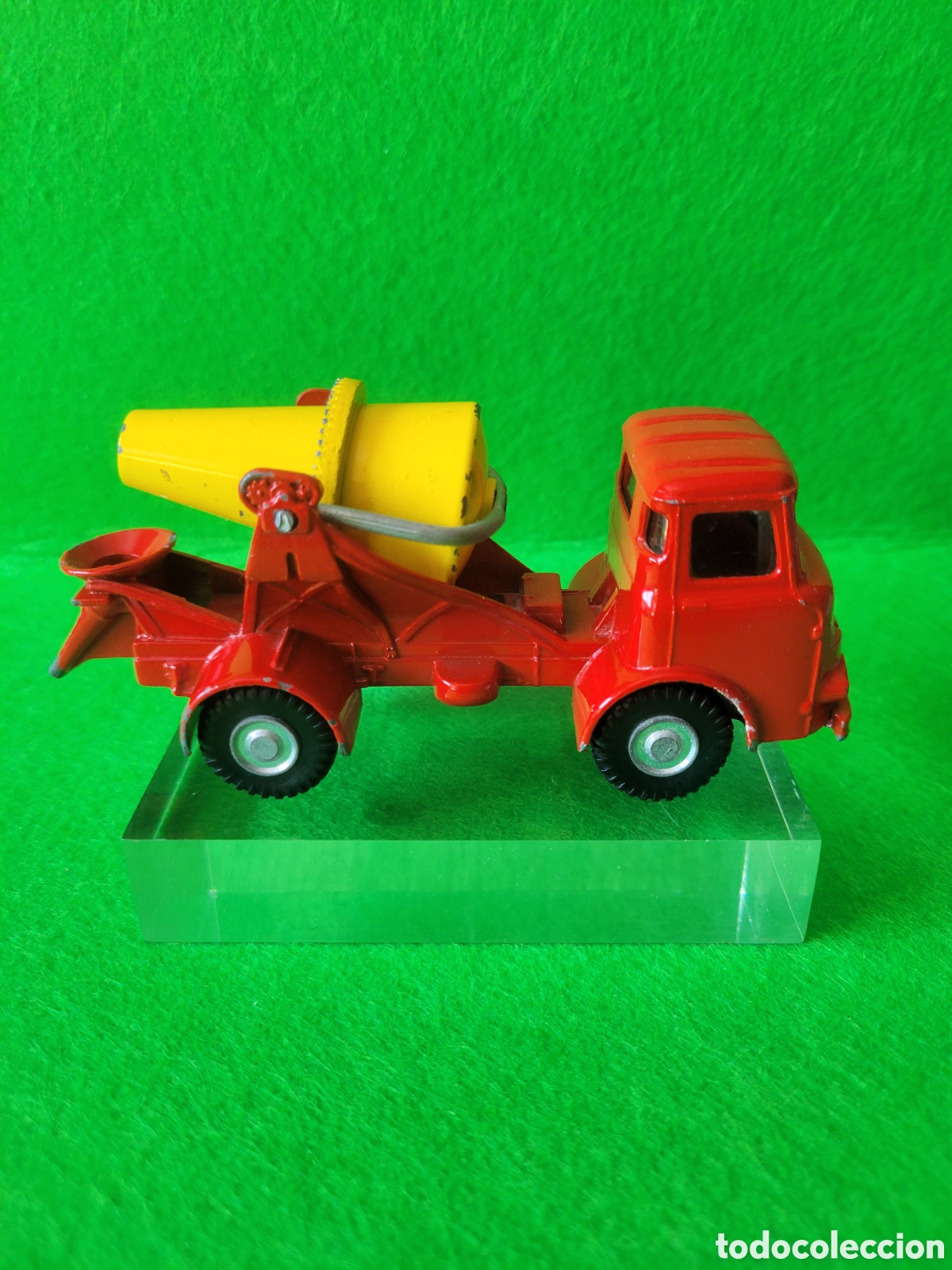 Coches a escala: ANTIGUO CAMION HORMIGONERA BARREIROS DE JOAL
