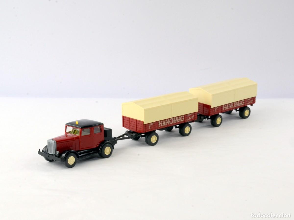 Coches a escala: Wiking Escala 1:87 H0 Cami&oacute;n Tractor Hanomag ST100 con 2 Remolques Hanomag