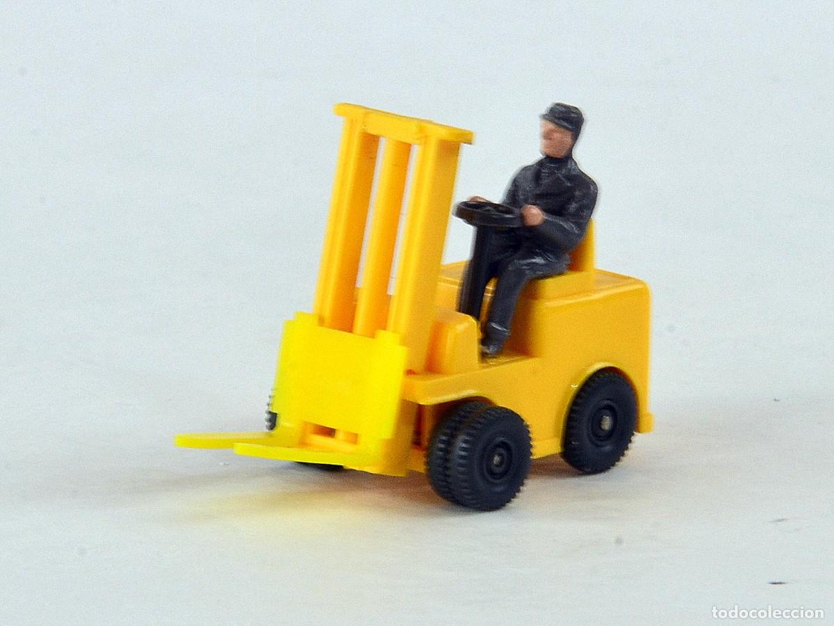Coches a escala: Wiking Escala 1:87 H0 Carretilla Elevadora Amarillo con Figura y Dos Cajas