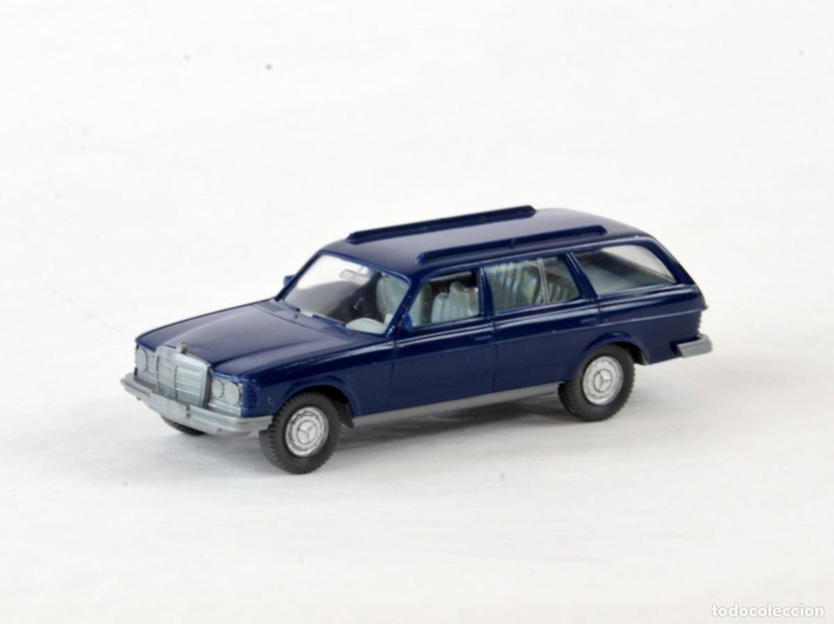 Auto in scala: Wiking Escala 1:87 H0 Mercedes Benz 250T Azul