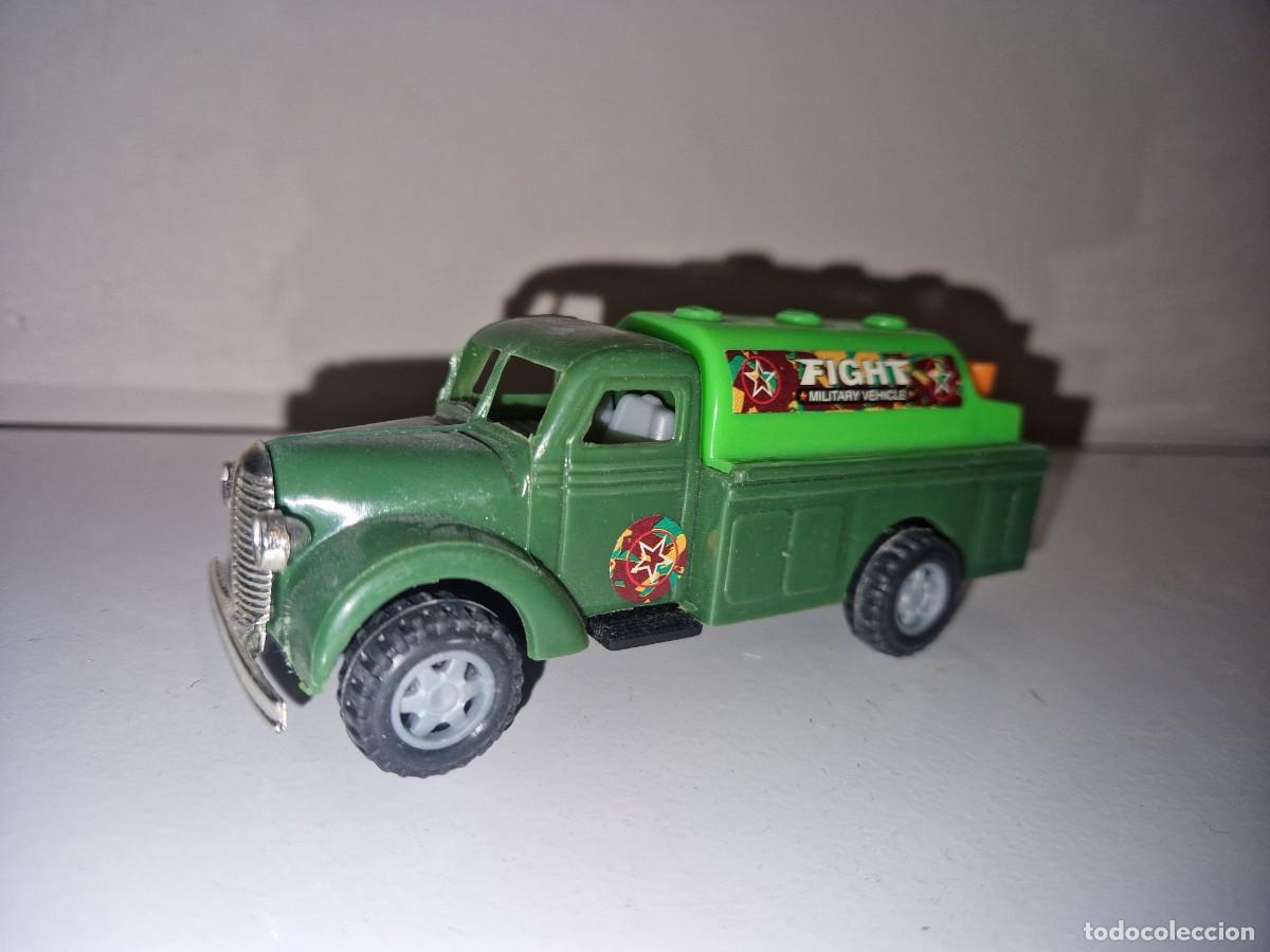 Coches a escala: CAMION MILITAR DE PLASTICO ESTILO RETRO