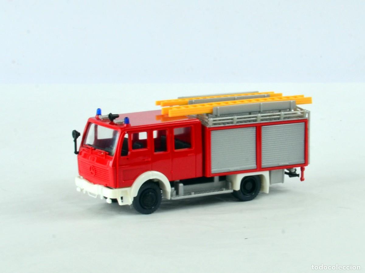 Coches a escala: Preiser Escala 1:87 H0 Cami&oacute;n de Bomberos Mercedes Benz NG LF16 Ziegler Impecable con Caja