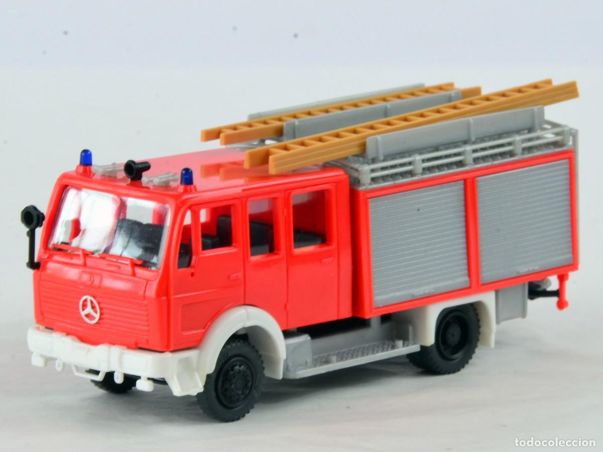 Coches a escala: Preiser Escala 1:87 H0 Cami&oacute;n de Bomberos Mercedes Benz NG LF16 Ziegler Impecable con Caja