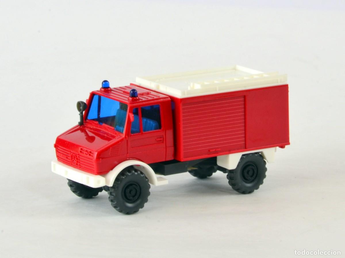 Coches a escala: Wiking Escala H0 1:87 Mercedes Benz Unimog Bomberos TLF8/18