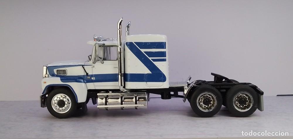 Coches a escala: Ford LTL 9000 1978 1/64 - Foto 3