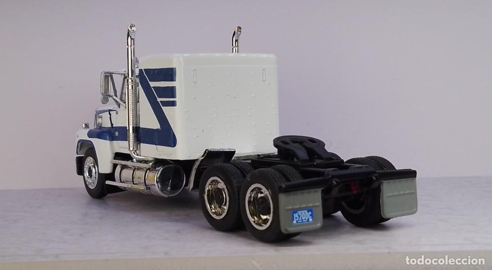 Coches a escala: Ford LTL 9000 1978 1/64 - Foto 4