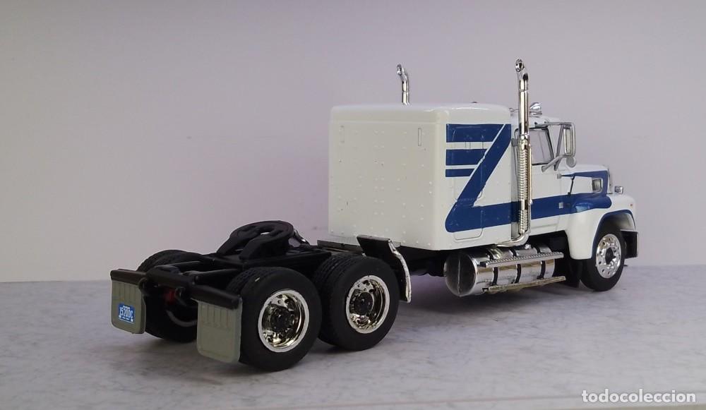 Coches a escala: Ford LTL 9000 1978 1/64 - Foto 6
