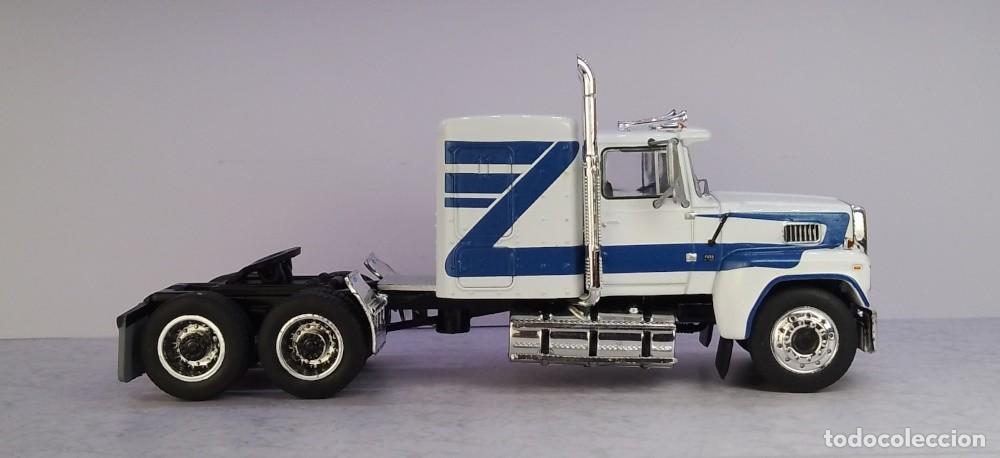 Coches a escala: Ford LTL 9000 1978 1/64 - Foto 7