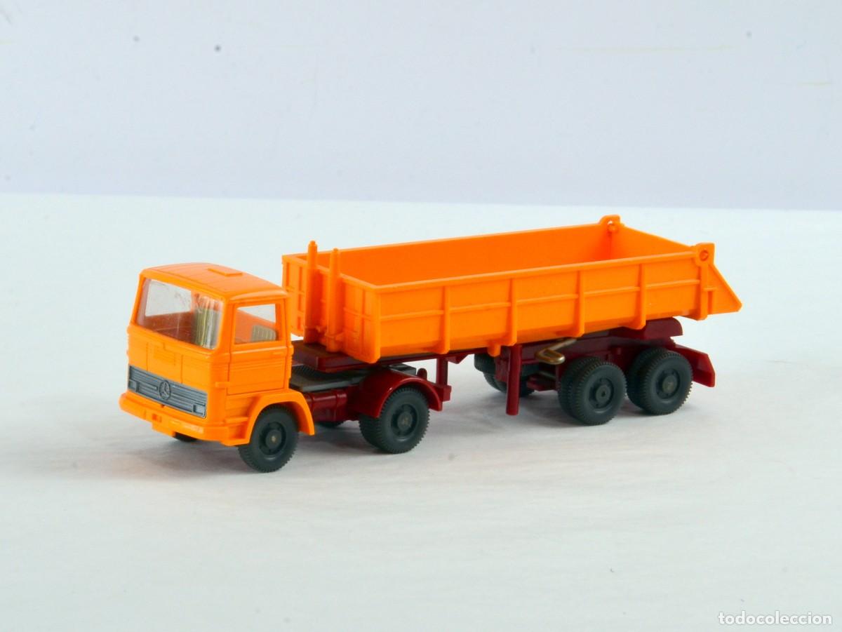 Coches a escala: Wiking Escala 1:87 H0 Antiguo Cami&oacute;n Articulado Volquete Mercedes Benz LP1317 1975 - 81