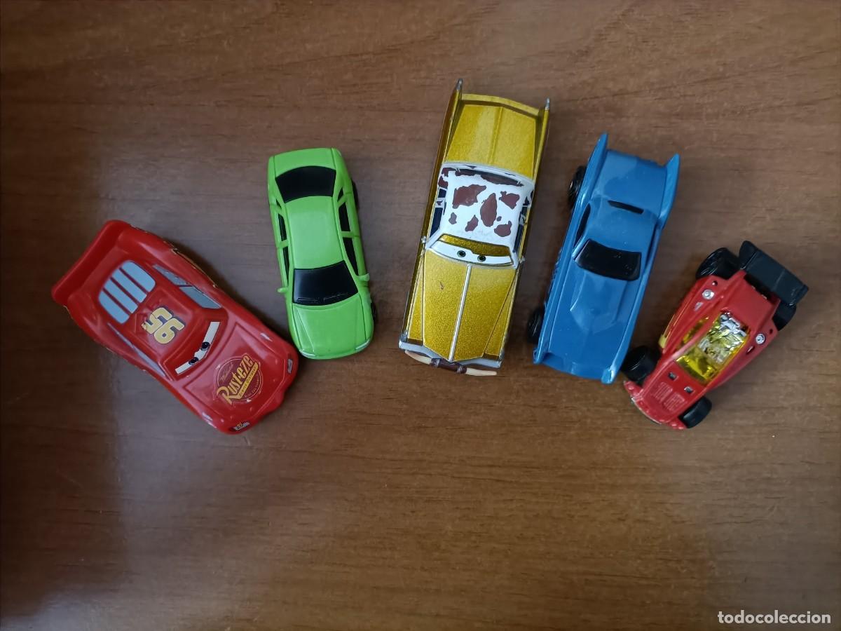 Coches a escala: LOTE DE 5 COCHES MARCAS. CADILLAC, SPECTYTE, THE GOVNER MATTEL, DISNEY* PIXAR, CJINA.