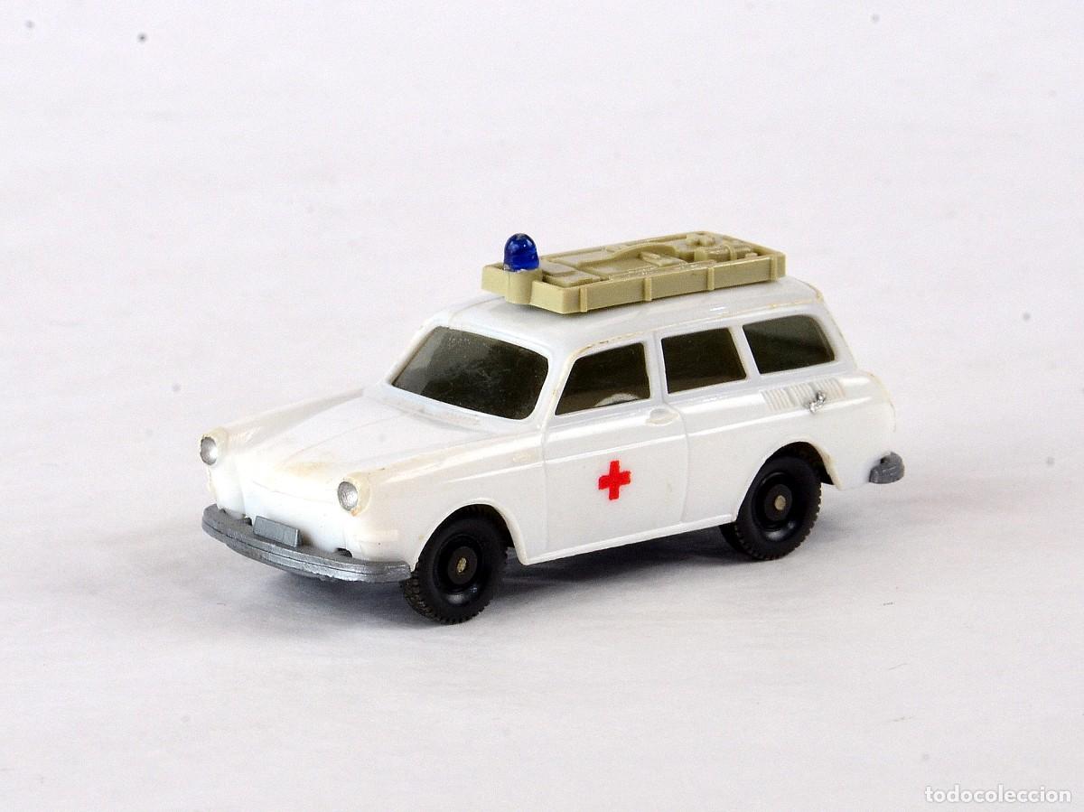 Coches a escala: Wiking Escala 1:87 H0 Antiguo Volkswagen 1600 Variant Cruz Roja 1969 - 73