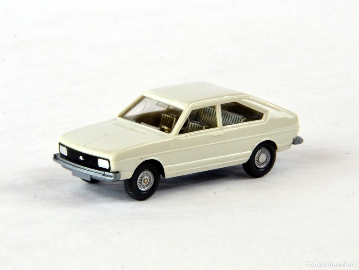 Coches a escala: Wiking Escala 1:87 H0 Antiguo VW Volkswagen Passat Blanco 1975 - 83