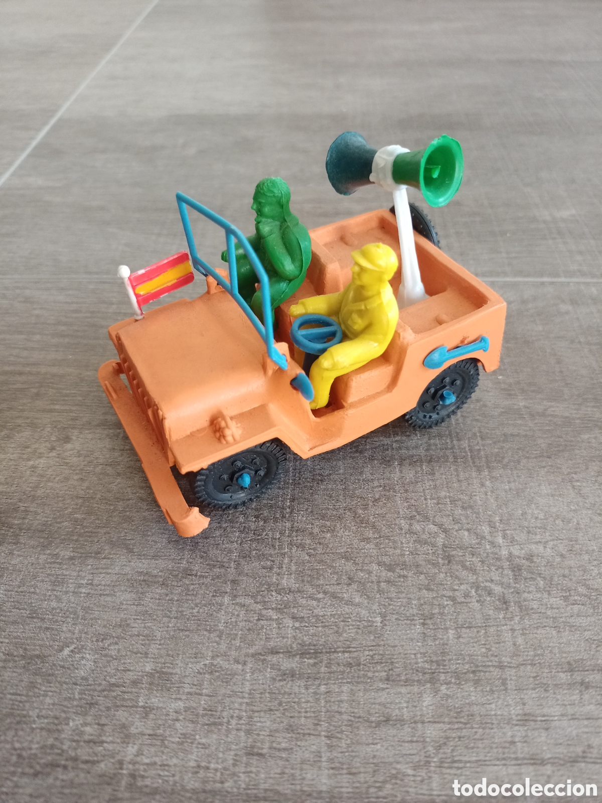 Coches a escala: Jeep militar de pl&aacute;stico tipo vam juguetes de kiosco original a&ntilde;os 70 80