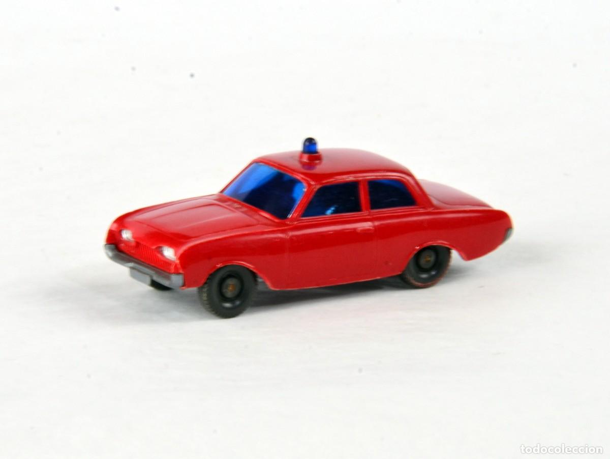 Coches a escala: Wiking Escala 1:87 H0 Antiguo Ford Taunus 17M P3 Brandmeister Bomberos , 1969 - 1972