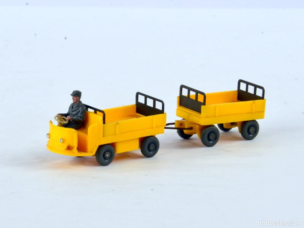 Coches a escala: Wiking Escala 1:87 H0 Antiguo Carro El&eacute;ctrico con Remolque y Conductor, Amarillo 1958 - 81 Impecable