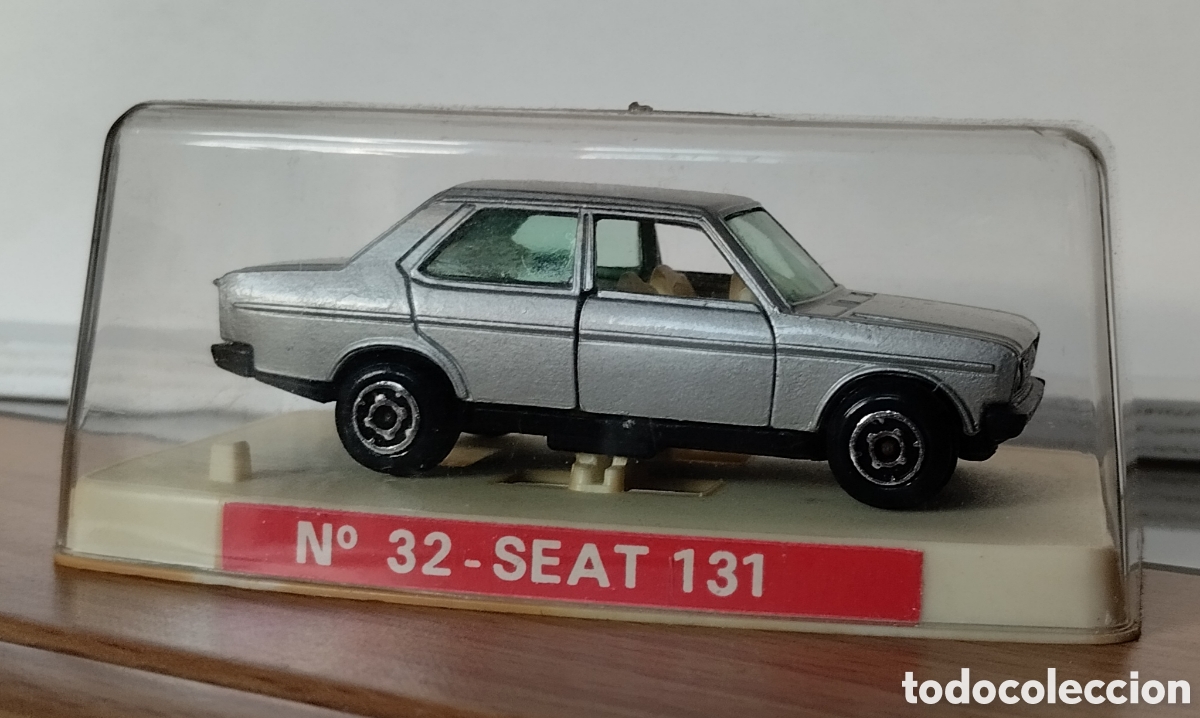 Coches a escala: Miniatura Seat 131 Guisval, con caja.