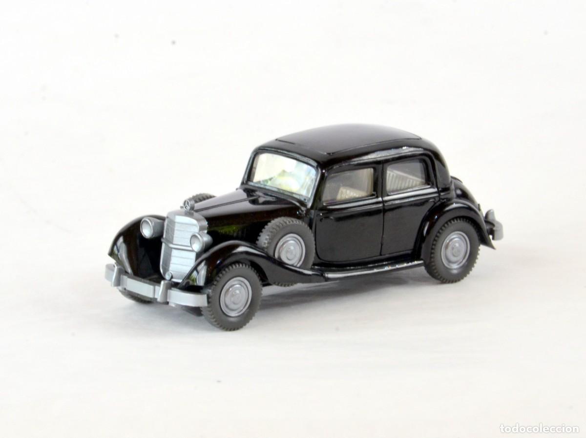 Coches a escala: Wiking Escala 1:87 H0 Mercedes Benz 260D negro