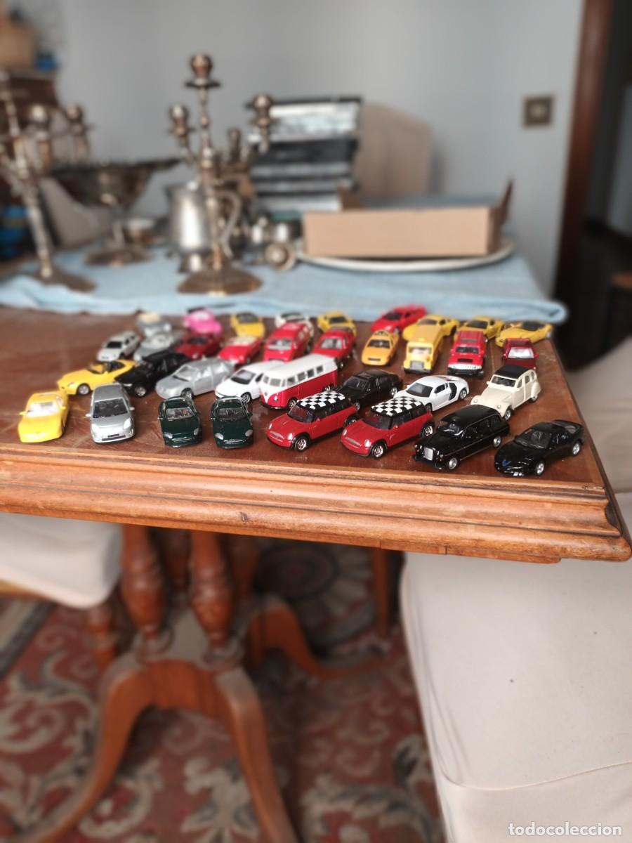Coches a escala: 35 COCHES DE METAL WELLY 1:64