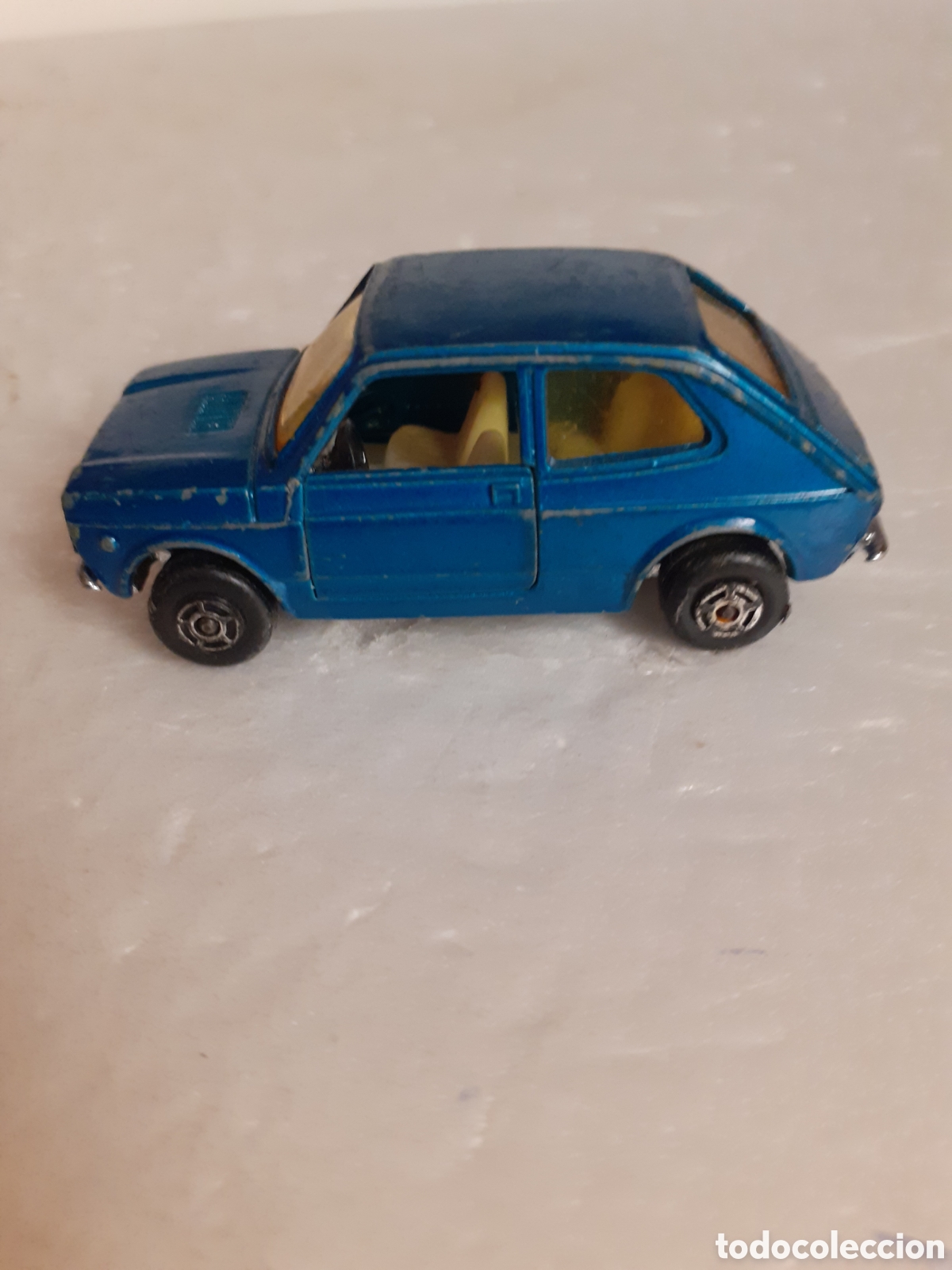 Coches a escala: GUISVAL SEAT 127 AZUL APERTURA PUERTAS