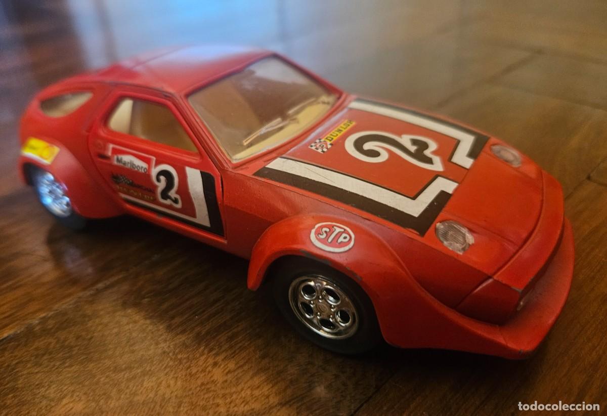 Coches a escala: Porsche 928 Rallye rojo - marca Mira referencia 1000 escala 1/25 made in Spain