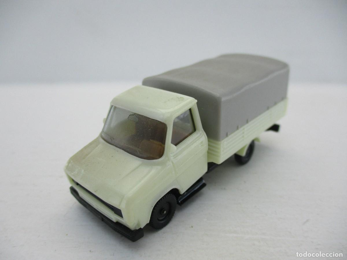 Coches a escala: COCHE ESCALA 1:87 REF B2 - Foto 1
