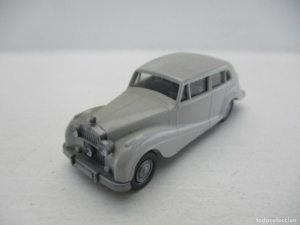 Coches a escala: COCHE ESCALA 1:87 REF B4