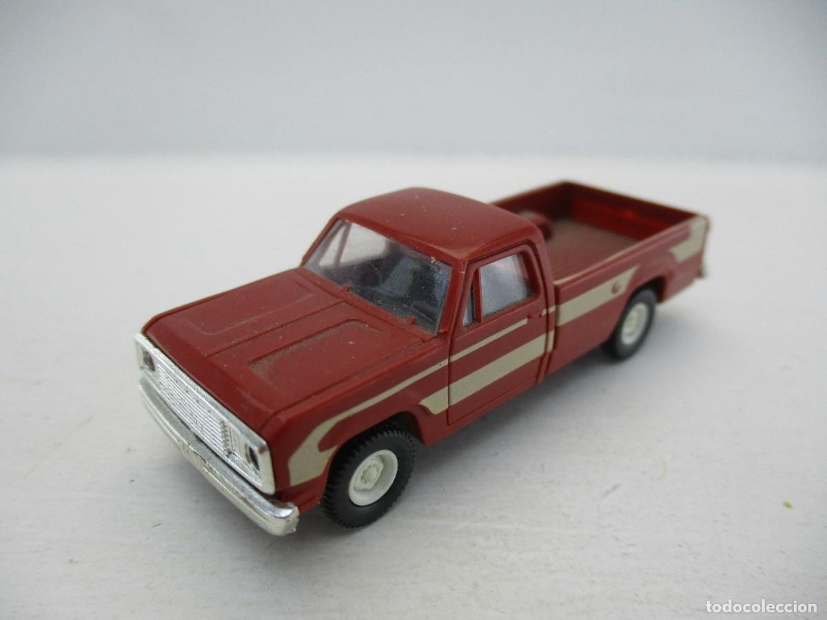 Coches a escala: COCHE ESCALA 1:87 REF B4