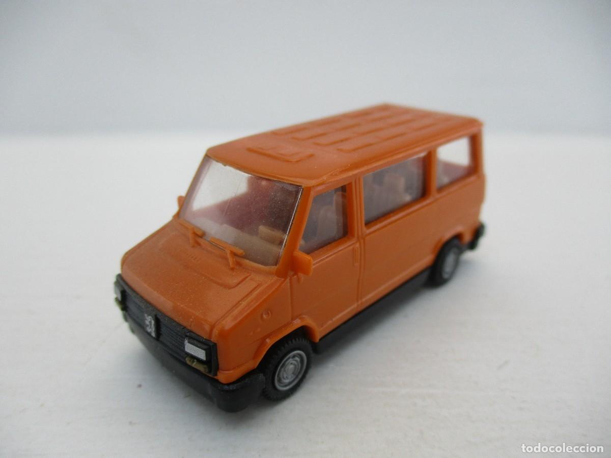 Coches a escala: COCHE ESCALA 1:87 REF B4