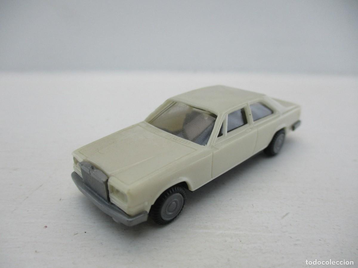 Auto in scala: COCHE ESCALA 1:87 REF B4