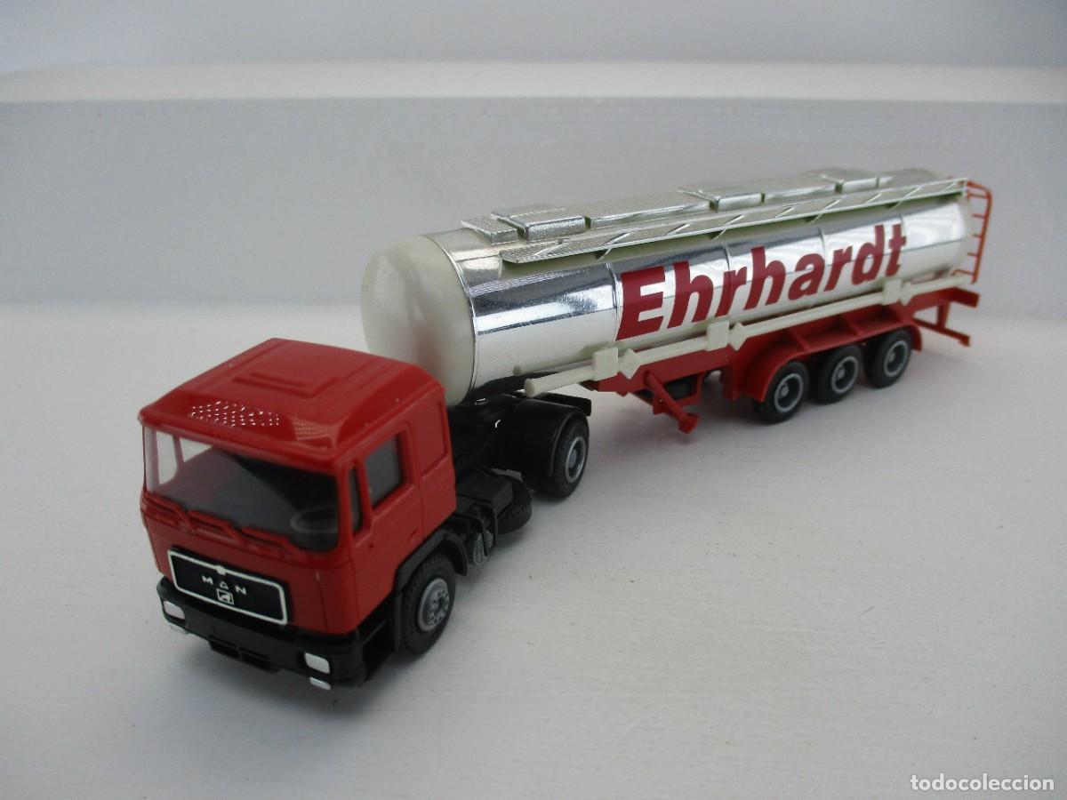 Auto in scala: CAMION HERPA 1:87 REF LA