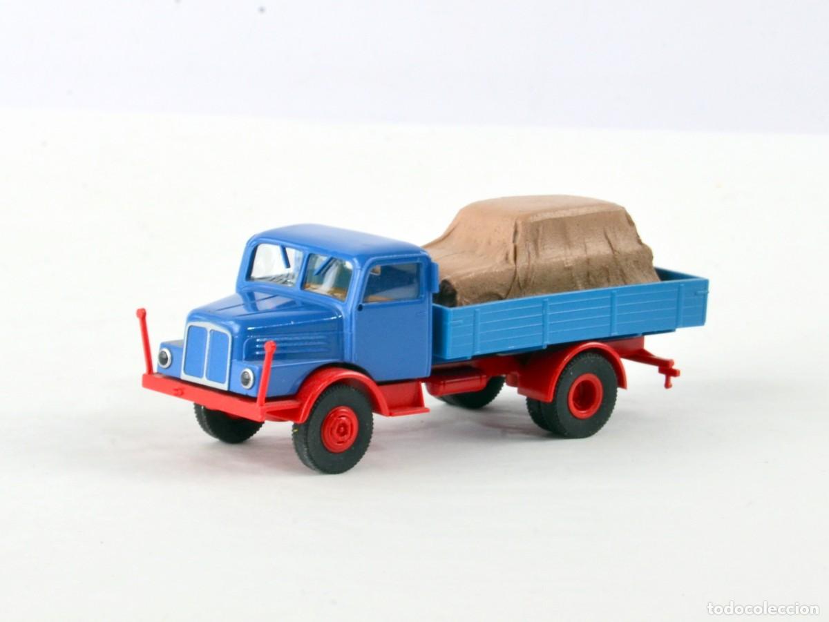 Coches a escala: Brekina Escala 1:87 H0 IFA S4000 Cargado con Trabant con Caja