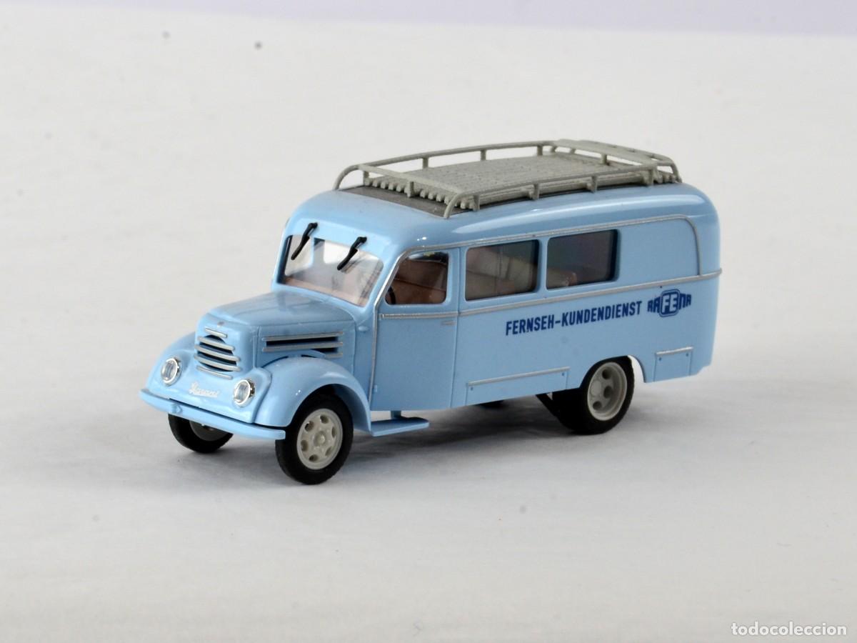 Coches a escala: Busch Escala 1:87 H0 Robur Garant K30 &rdquo;Fernseh Kundendienst&rdquo; con Caja