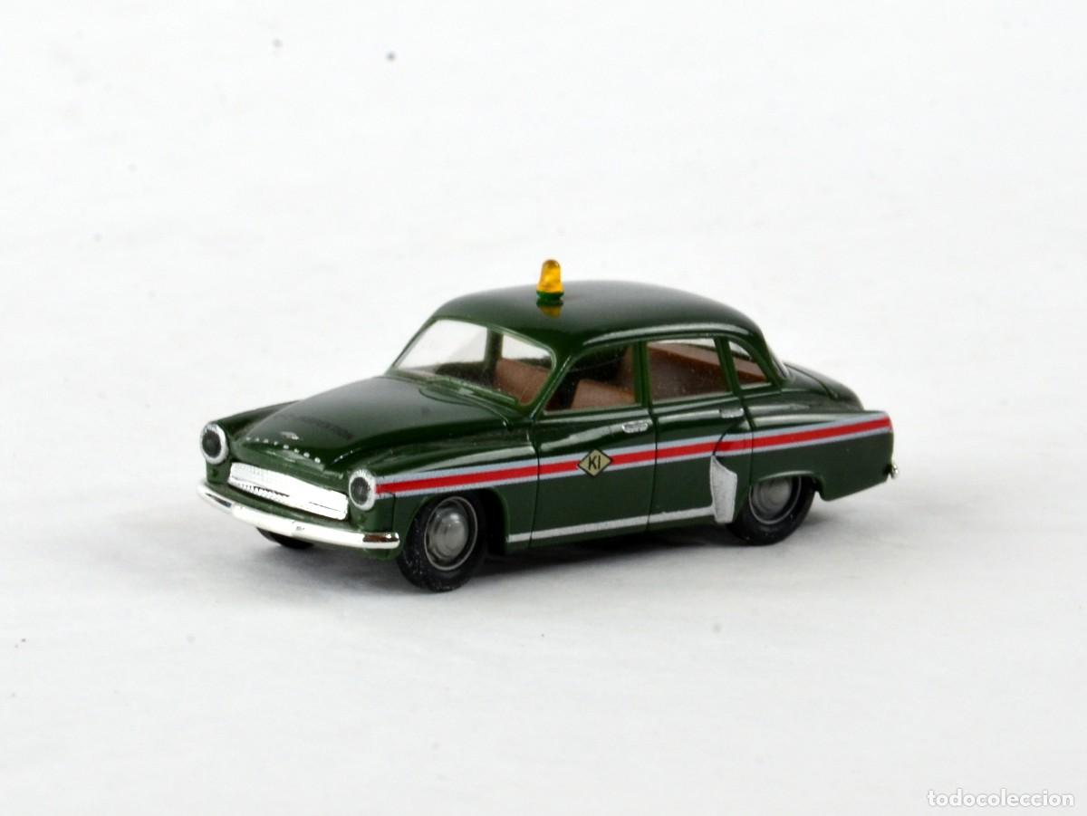 Coches a escala: Brekina Escala 1:87 H0 Wartburg 311 KI NVA con Caja