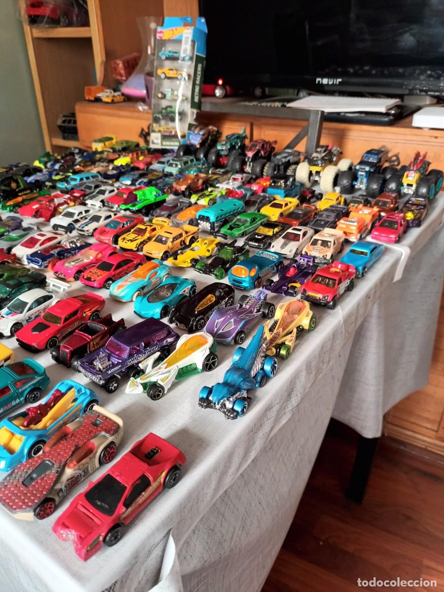 Coches a escala: LOTE DE 136 COCHES HOTWHEELS