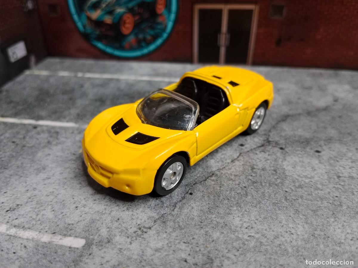 Coches a escala: Opel Speedster 2001 Maisto 1/64