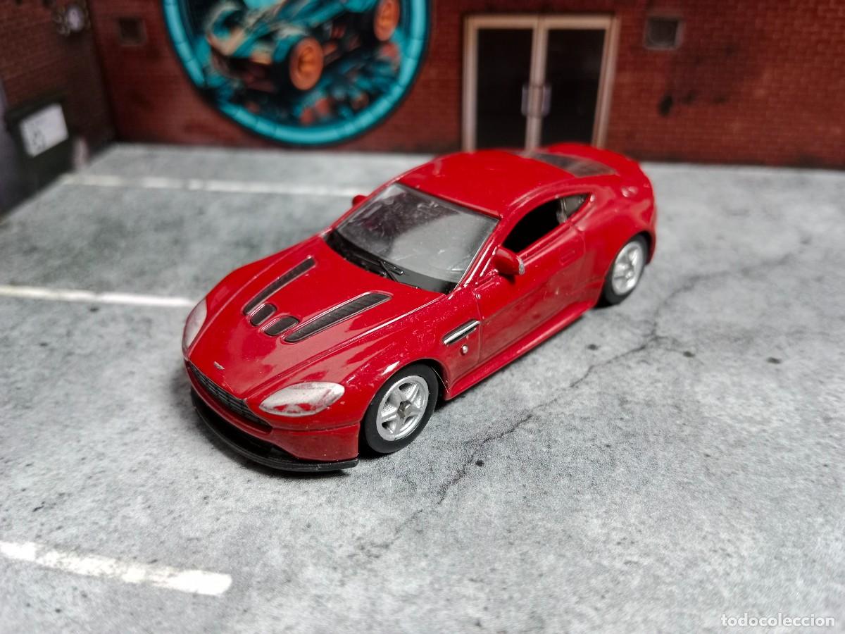 Coches a escala: Aston Martin V12 Vantage Welly 1/60