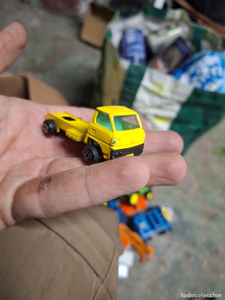 Coches a escala: Antiguo coche juguete metal miniatura escala furgoneta cabina Toyota Dyna Made in China