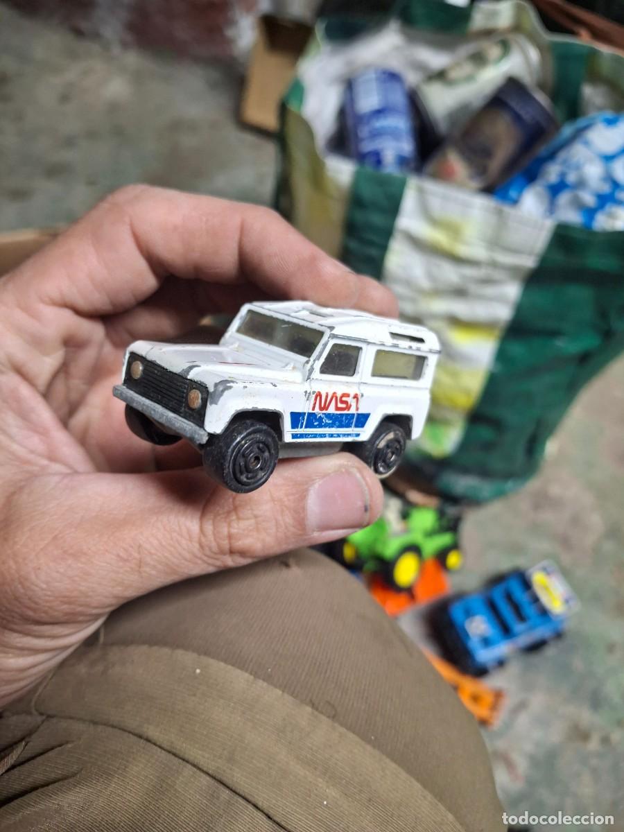 Coches a escala: Antigua maqueta MINIATURA Juguete hierro Todo Terreno Land Rover Defender NASA 266 1/60