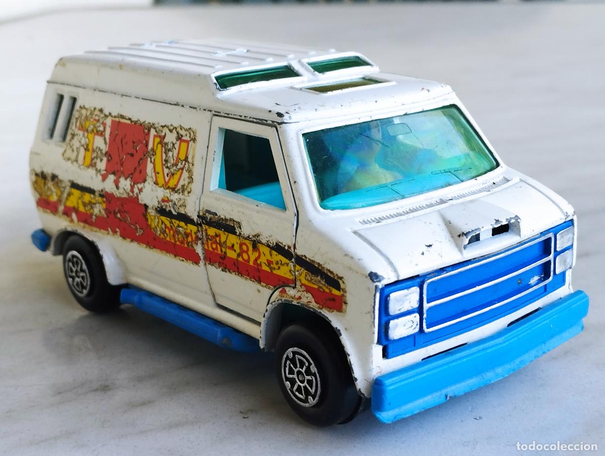 Coches a escala: FURGONETA CHEVROLET CHEVY VAN GUISVAL ESCORPION CON MU&Ntilde;ECO CONDUCTOR