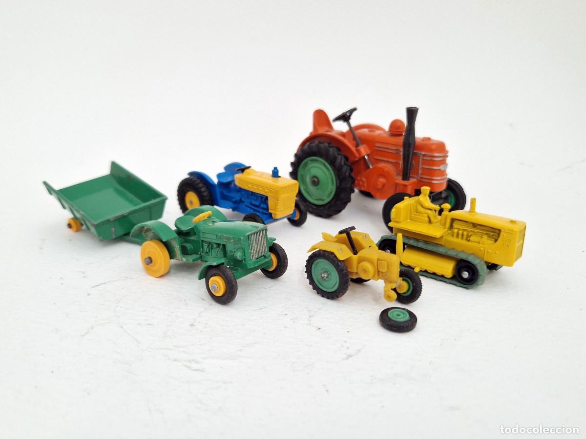 Coches a escala: LOTE TRACTORES VINTAGE DINKY TOYS 301 FIELD MARSHALL Y MATCHBOX LESNEY