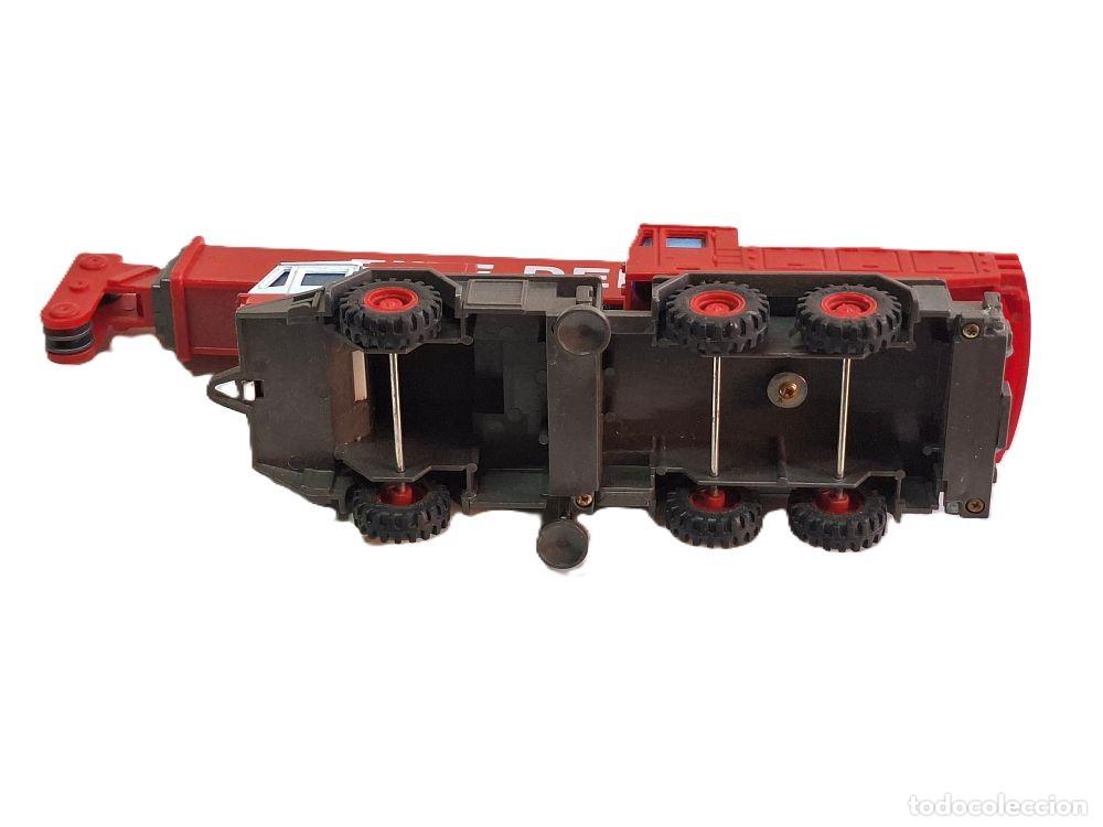Coches a escala: Cami&oacute;n de bomberos Volvo TechnoDrive - Foto 6