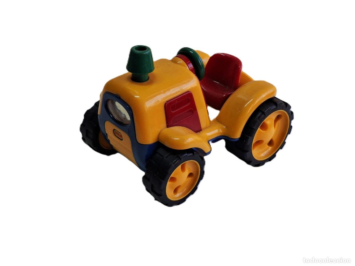Auto in scala: Tractor &rdquo;Primeros Amigos&rdquo; de TOLO Toys