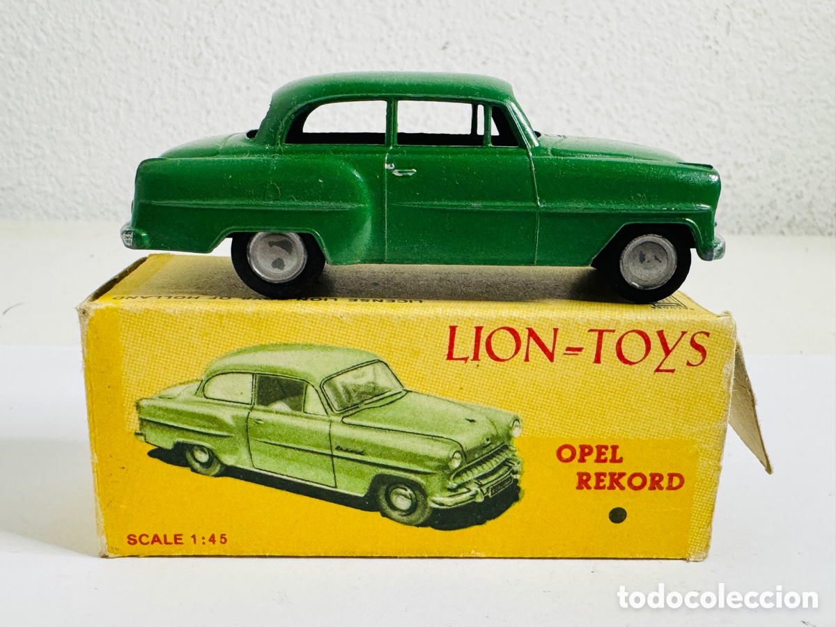 Coches a escala: Opel Rekord verde de la marca Lion Toys en escala 1:45 Jefe