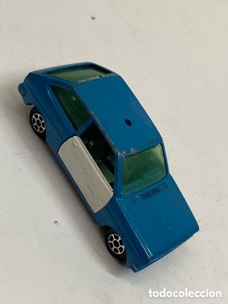 Coches a escala: Miniatura de un Ford Fiesta de los a&ntilde;os 70 fabricado por la marca espa&ntilde;ola Pilen